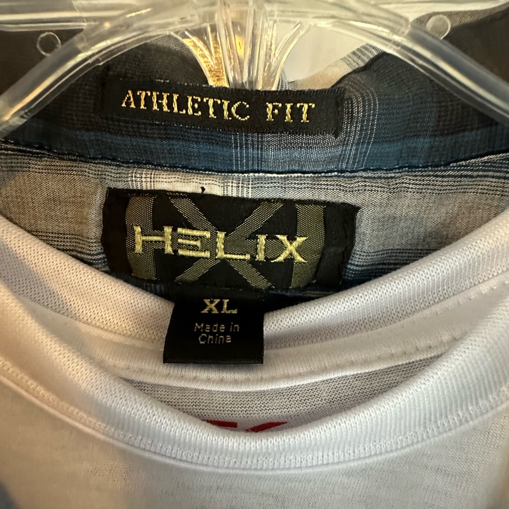 Helix brand long sleeve men’s shirt. Size XL. Athletic Fit. Nice color scheme. - Picture 7 of 8